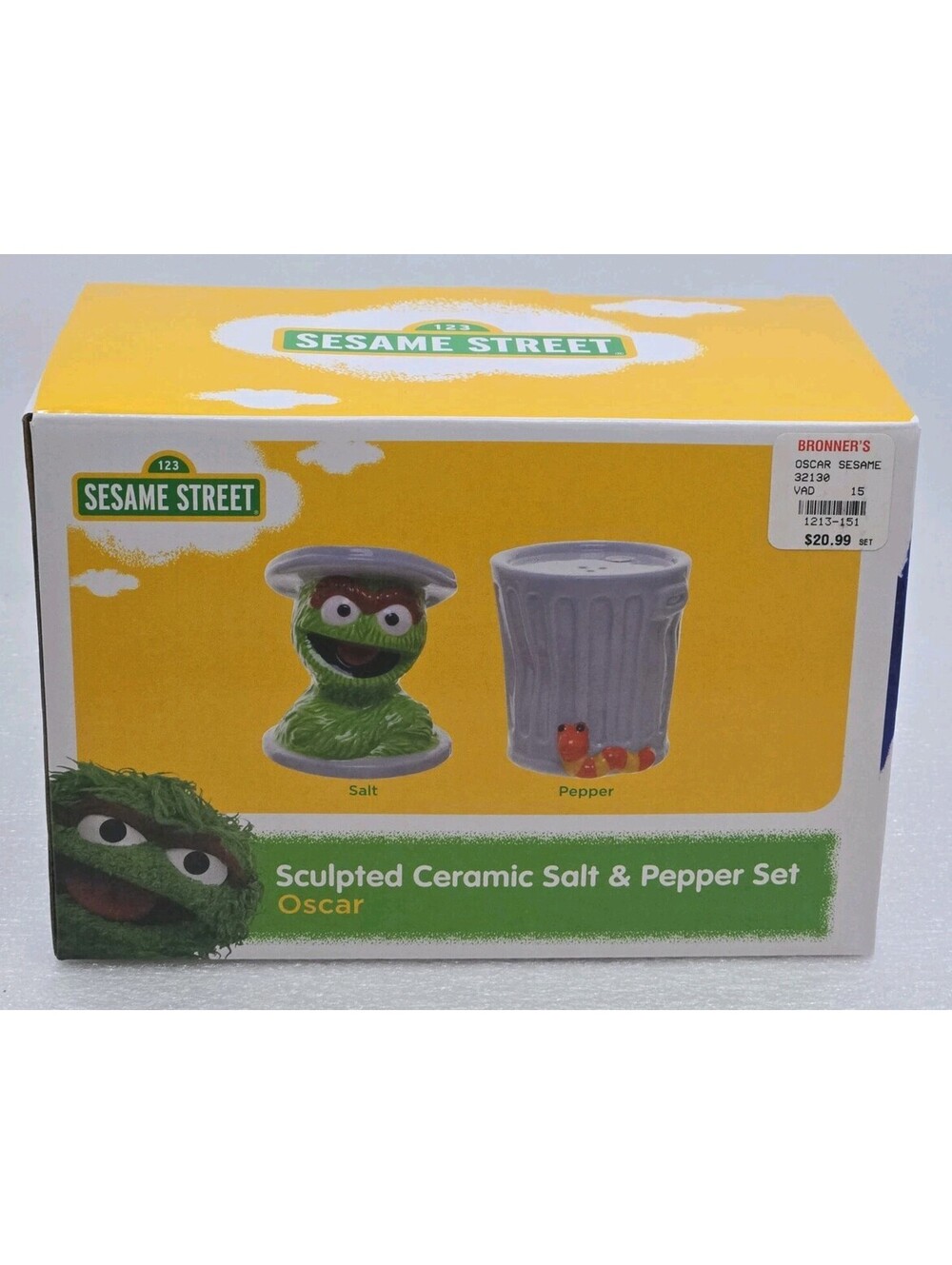 2018 Sesame Street Sculpted Ceramic Salt & Pepper Set Oscar